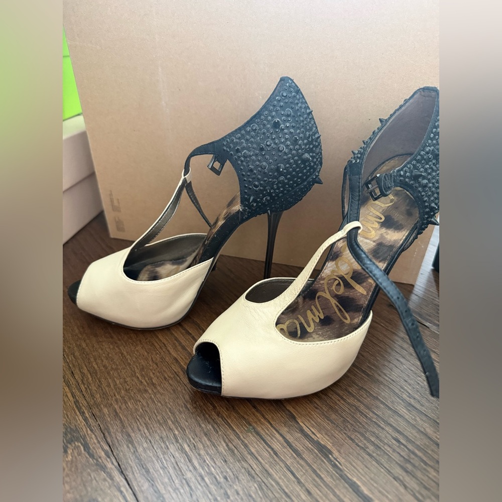 Sam Edelman Black and Cream Heels